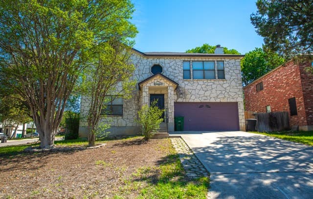 4-bedroom rental at 15822 Pleasant Well Drive in San Antonio, TX — photo 2