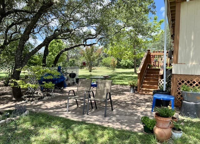 3-bedroom rental at 3187 County Road 361 in Utopia, TX — photo 3