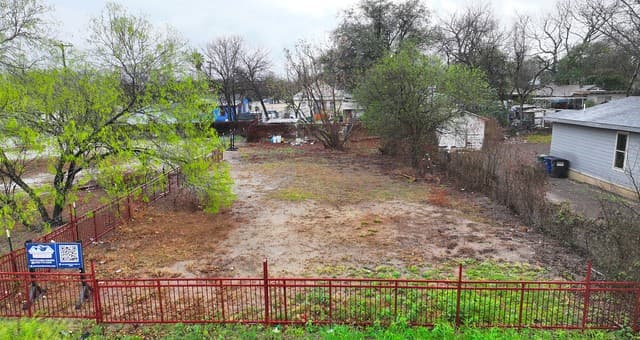 rental at 324 Truax in San Antonio, TX — photo 1