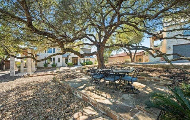 5-bedroom rental at 185 Shimmering Shore in Spring Branch, TX — photo 5