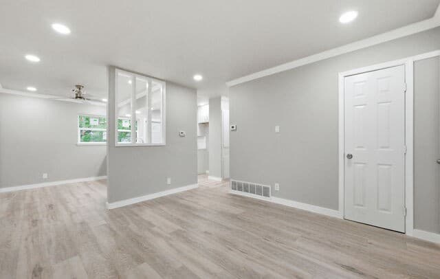 3-bedroom rental at 221 Park in Universal City, TX — photo 4