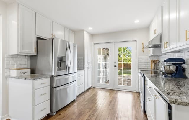 3-bedroom rental at 124 Bryn Mawr in San Antonio, TX — photo 4