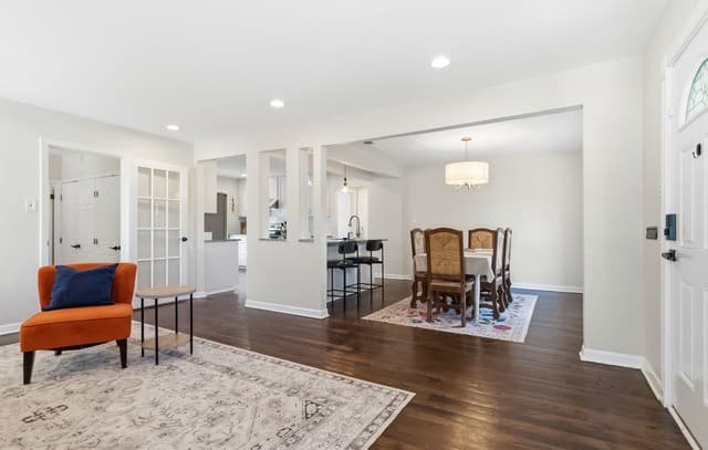 3-bedroom rental at 124 Bryn Mawr in San Antonio, TX — photo 5
