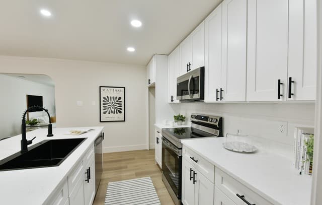 4-bedroom rental at 4402 Grantilly St in San Antonio, TX — photo 5