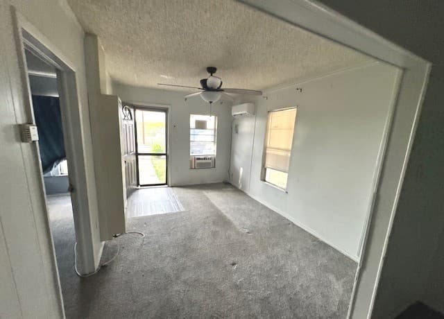 3-bedroom rental at 132 Parkview in San Antonio, TX — photo 3