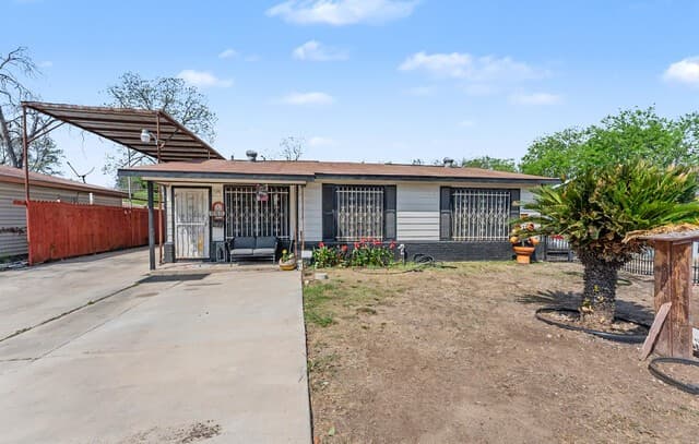 4-bedroom rental at 255 Lansing Ln in San Antonio, TX — photo 1