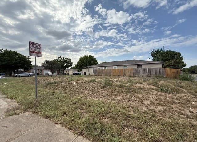 rental at 7819 Mg Road in San Antonio, TX — photo 4