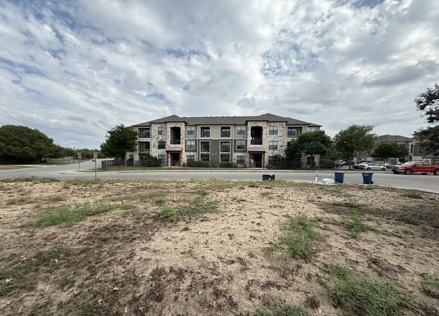 rental at 7819 Mg Road in San Antonio, TX — photo 5
