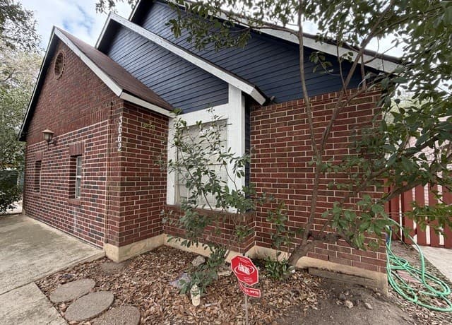 3-bedroom rental at 3662 Candlehead in San Antonio, TX — photo 1