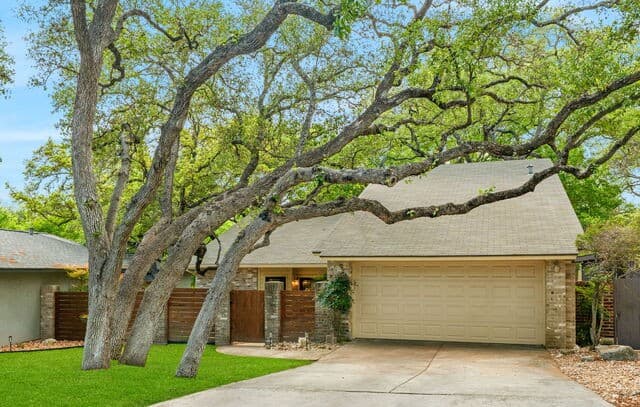 2-bedroom rental at 14139 Day Star St in San Antonio, TX — photo 2