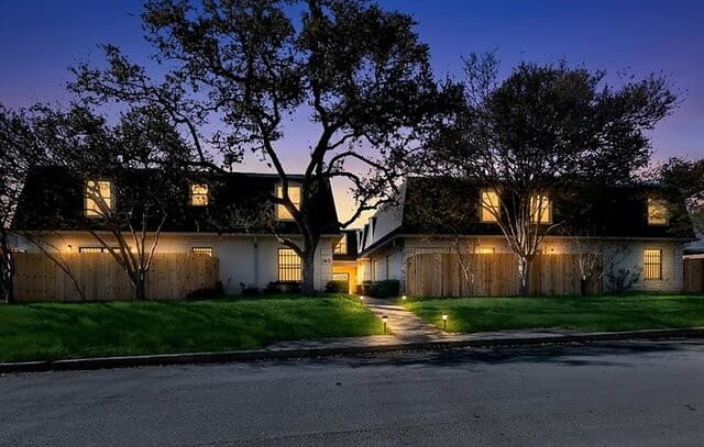 2-bedroom rental at 168 Barilla Unit # B-205 in San Antonio, TX — photo 2