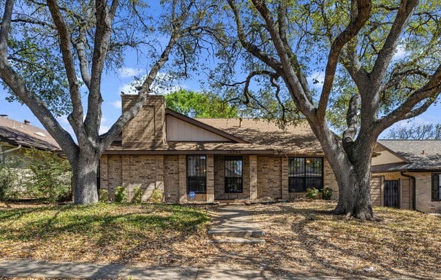 3-bedroom rental at 10866 Royal in San Antonio, TX — photo 1