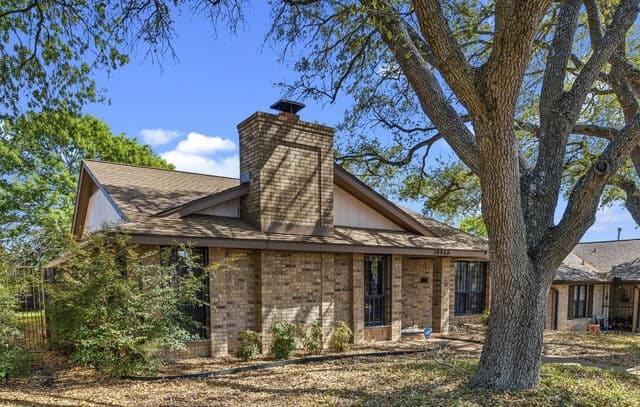 3-bedroom rental at 10866 Royal in San Antonio, TX — photo 3