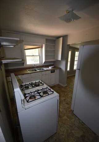 2-bedroom rental at 2015 Martin Luther King in San Antonio, TX — photo 5