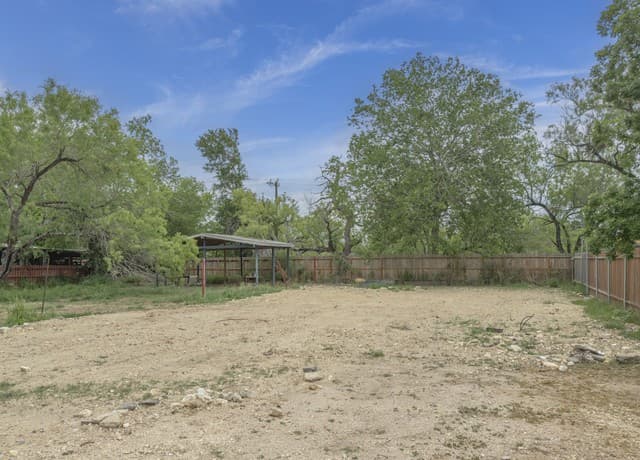 rental at 15608 Martinez in San Antonio, TX — photo 1