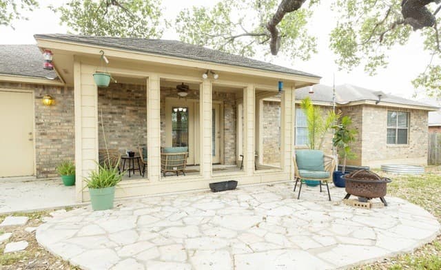 3-bedroom rental at 324 Bunker Hill in Pleasanton, TX — photo 3