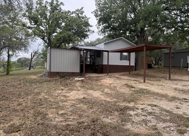 2-bedroom rental at 240 Creekside in Floresville, TX — photo 1
