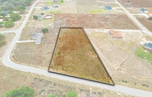 rental at 215 Mustang Ridge in Natalia, TX — photo 2