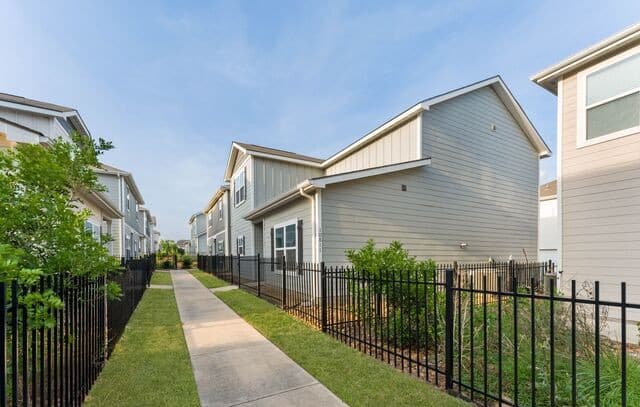 3-bedroom rental at 10811 Emerick in San Antonio, TX — photo 3