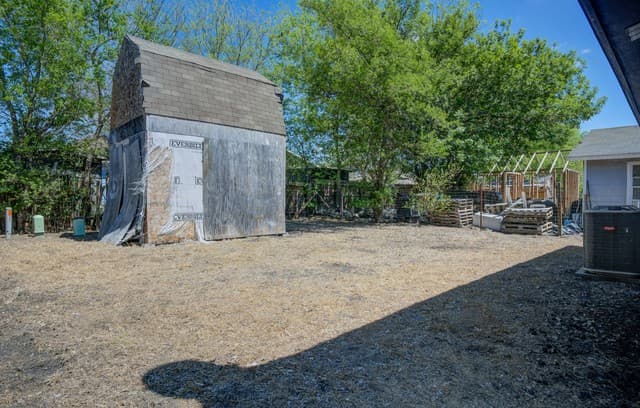 3-bedroom rental at 4927 Fortuna in San Antonio, TX — photo 5