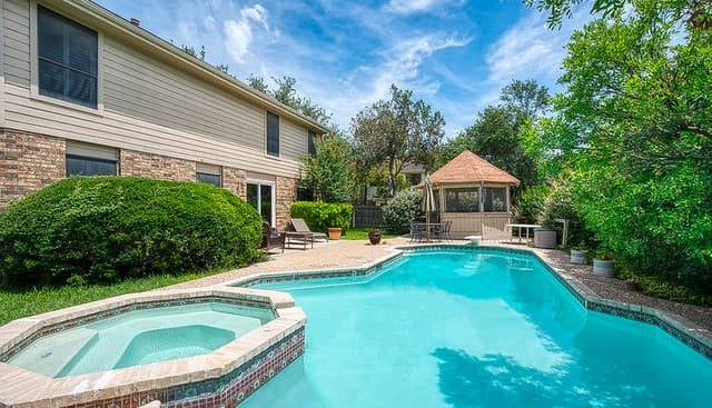 4-bedroom rental at 16018 Alsace in San Antonio, TX — photo 1