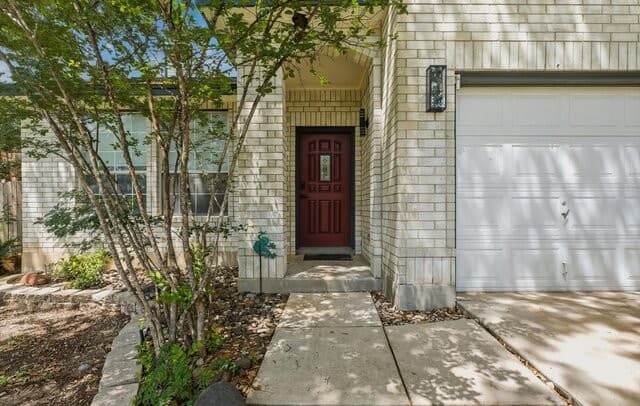 3-bedroom rental at 12215 Stable Knoll in San Antonio, TX — photo 2