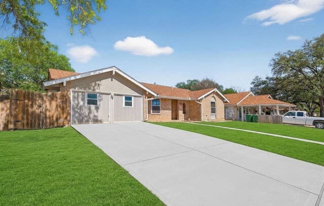 5-bedroom rental at 5343 Galacino in San Antonio, TX — photo 2