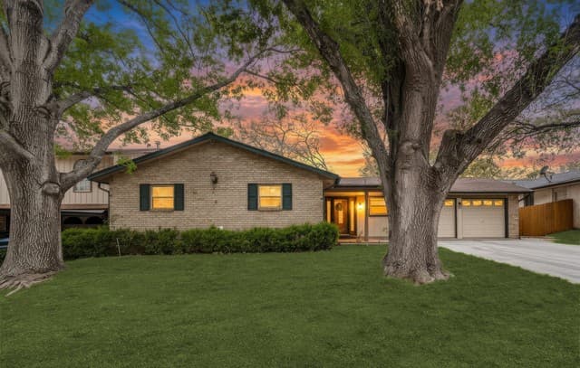 4-bedroom rental at 6534 Hoofs in San Antonio, TX — photo 1