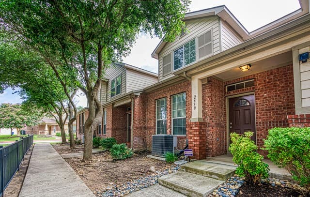 2-bedroom rental at 2640 Grayson Way Unit 2640 in San Antonio, TX — photo 1