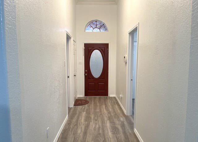 3-bedroom rental at 8854 Fenwood St in San Antonio, TX — photo 3