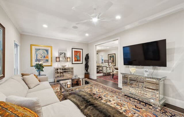 3-bedroom rental at 7731 Broadway Unit A10 in San Antonio, TX — photo 2