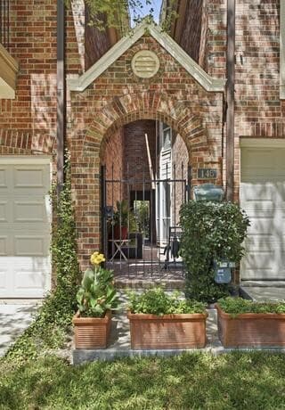 3-bedroom rental at 145 Elizabeth in Alamo Heights, TX — photo 1