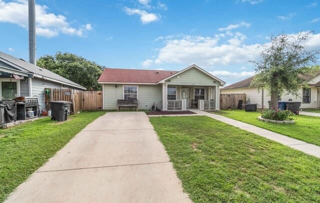 3-bedroom rental at 11310 Highcrest Dr in San Antonio, TX — photo 3