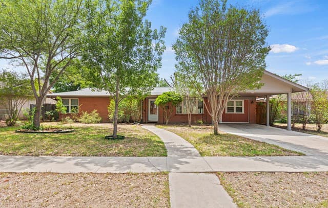 3-bedroom home for sale at 134 Millwood Ln in San Antonio TX