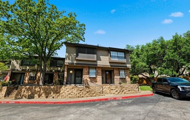 2-bedroom rental at 11815 Vance Jackson Rd Unit 2306 in San Antonio, TX — photo 3