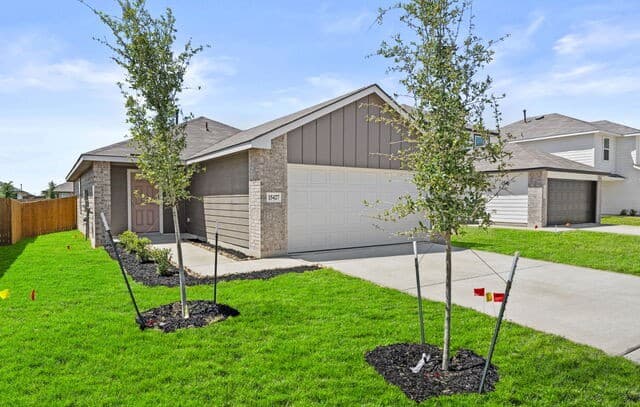 3-bedroom rental at 15427 Mint Patch Meadow in Von Ormy, TX — photo 1