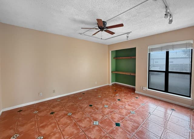 2-bedroom rental at 4839 Brandeis Unit 712 in San Antonio, TX — photo 4