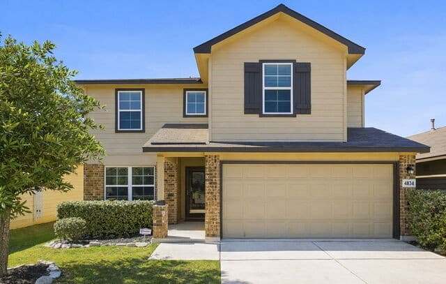 5-bedroom rental at 4834 Forward Swing in San Antonio, TX — photo 1