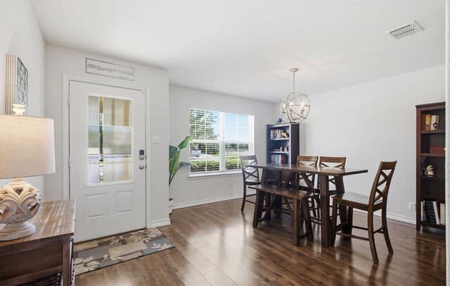 5-bedroom rental at 4834 Forward Swing in San Antonio, TX — photo 4