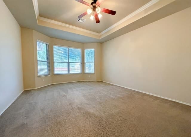4-bedroom rental at 6941 Laura Hts in Schertz, TX — photo 4
