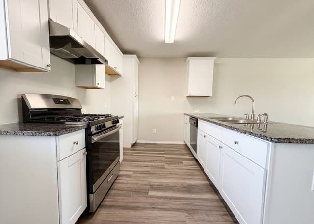 3-bedroom rental at 210 Expedition Way in San Antonio, TX — photo 2