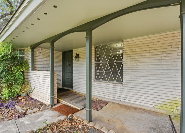 5-bedroom rental at 726 Firefly Dr in San Antonio, TX — photo 3
