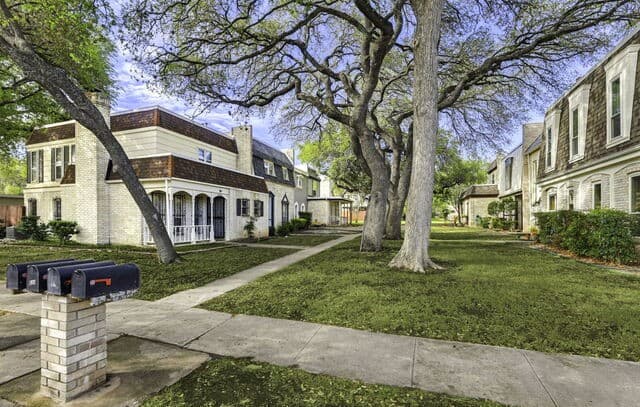 3-bedroom rental at 626 Strings Dr Unit 59 in San Antonio, TX — photo 1