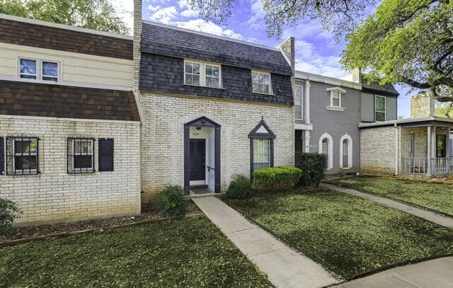 3-bedroom rental at 626 Strings Dr Unit 59 in San Antonio, TX — photo 3