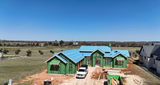 4-bedroom rental at 208 Interlaken St in Fredericksburg, TX — photo 2