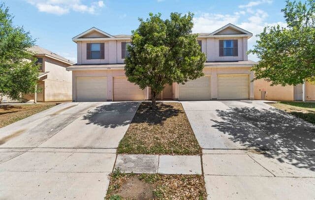 rental at 10718 Mathom Landing in Universal City, TX — photo 1