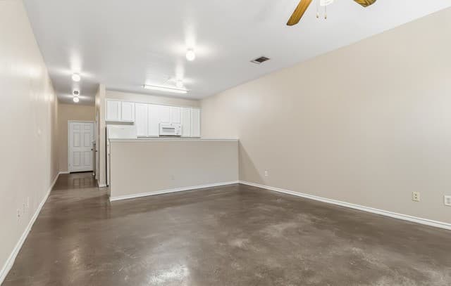 rental at 10718 Mathom Landing in Universal City, TX — photo 5