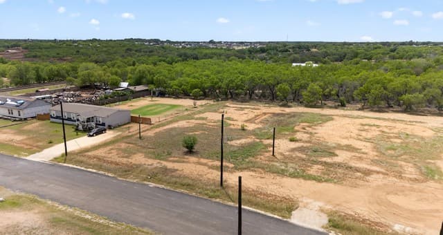 rental at 16131 Vaquero Dr in Atascosa, TX — photo 4