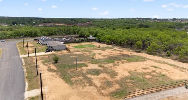 rental at 16131 Vaquero Dr in Atascosa, TX — photo 5