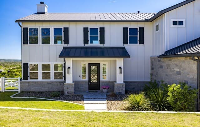 4-bedroom rental at 97 Coleman Springs in Boerne, TX — photo 2